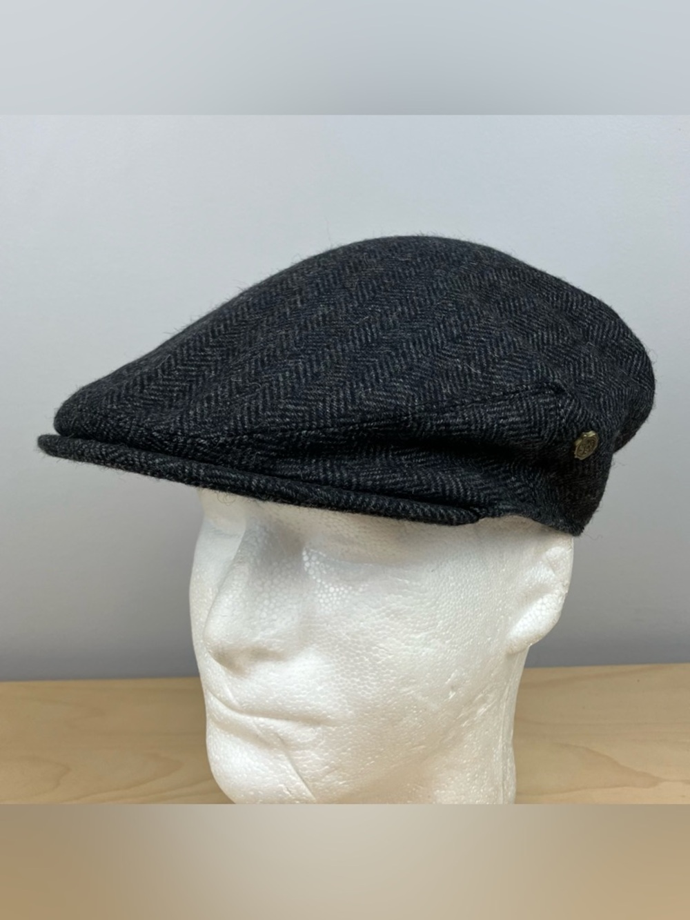 Voboom Men’s Wool Blend Newsboy Cabbie Hat Black Size Medium Classic